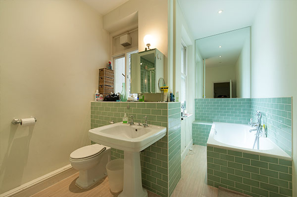 Bedford Court Mansions Bathroom
